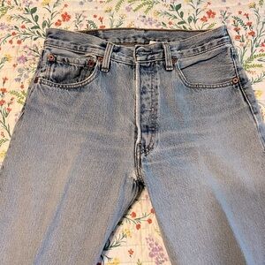 Vintage Levi 501 Button-fly Jeans size W31 L30.